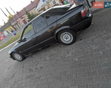 Чорний БМВ 3 Серія, об'ємом двигуна 1.8 л та пробігом 350 тис. км за 2500 $, фото 1 на Automoto.ua