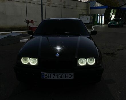 Черный БМВ 3 Серия, объемом двигателя 1.6 л и пробегом 390 тыс. км за 3350 $, фото 1 на Automoto.ua