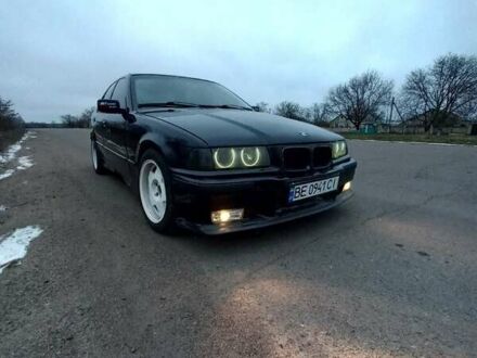 Черный БМВ 3 Серия, объемом двигателя 1.8 л и пробегом 350 тыс. км за 3500 $, фото 1 на Automoto.ua