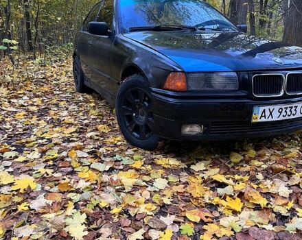 Черный БМВ 3 Серия, объемом двигателя 1.8 л и пробегом 240 тыс. км за 2300 $, фото 1 на Automoto.ua