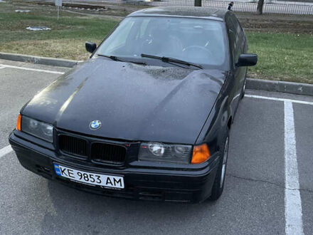 Чорний БМВ 3 Серія, об'ємом двигуна 1.8 л та пробігом 316 тис. км за 1800 $, фото 1 на Automoto.ua