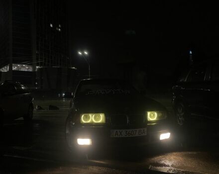Черный БМВ 3 Серия, объемом двигателя 2.5 л и пробегом 300 тыс. км за 2300 $, фото 1 на Automoto.ua