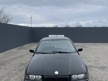 Черный БМВ 3 Серия, объемом двигателя 1.8 л и пробегом 225 тыс. км за 2500 $, фото 1 на Automoto.ua