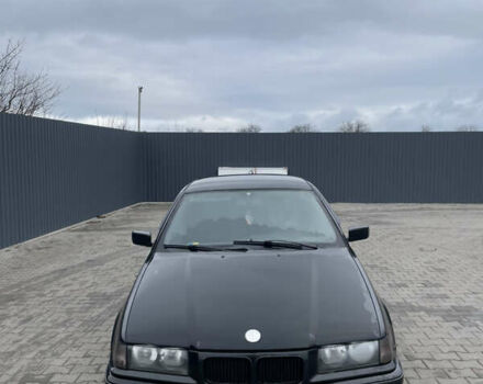 Черный БМВ 3 Серия, объемом двигателя 1.8 л и пробегом 225 тыс. км за 2500 $, фото 1 на Automoto.ua