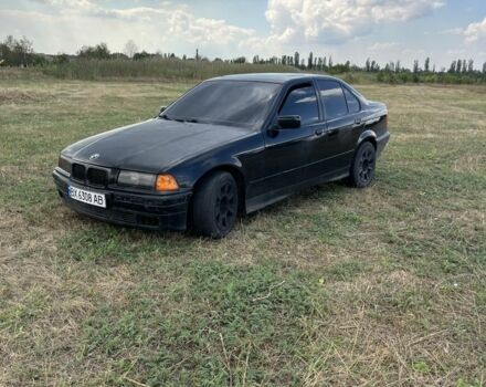 Чорний БМВ 3 Серія, об'ємом двигуна 1.6 л та пробігом 300 тис. км за 1453 $, фото 1 на Automoto.ua