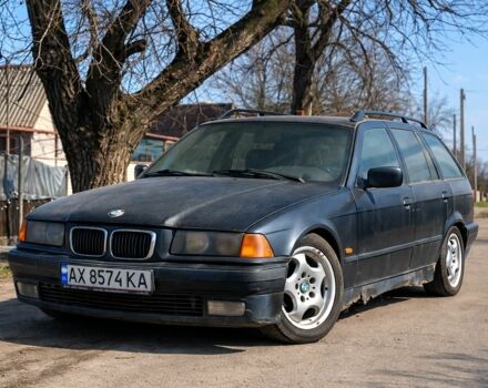 Черный БМВ 3 Серия, объемом двигателя 1.7 л и пробегом 456 тыс. км за 700 $, фото 1 на Automoto.ua