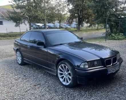 Черный БМВ 3 Серия, объемом двигателя 1.8 л и пробегом 370 тыс. км за 3500 $, фото 1 на Automoto.ua