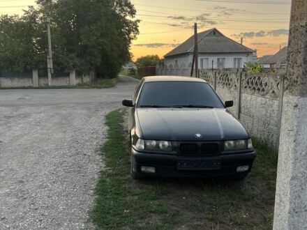 Черный БМВ 3 Серия, объемом двигателя 2 л и пробегом 400 тыс. км за 3500 $, фото 1 на Automoto.ua