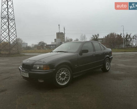 Черный БМВ 3 Серия, объемом двигателя 2 л и пробегом 435 тыс. км за 1600 $, фото 1 на Automoto.ua