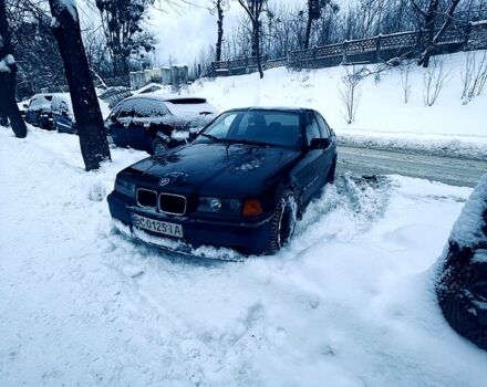 Черный БМВ 3 Серия, объемом двигателя 2 л и пробегом 250 тыс. км за 4500 $, фото 1 на Automoto.ua