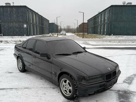 Чорний БМВ 3 Серія, об'ємом двигуна 1.8 л та пробігом 270 тис. км за 2500 $, фото 1 на Automoto.ua