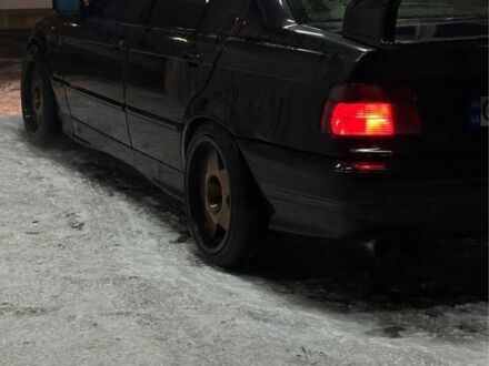 Черный БМВ 3 Серия, объемом двигателя 2 л и пробегом 415 тыс. км за 3800 $, фото 1 на Automoto.ua