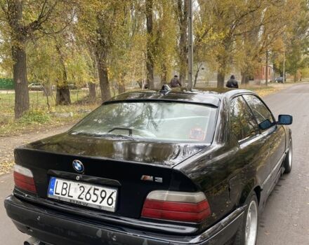 Черный БМВ 3 Серия, объемом двигателя 1.8 л и пробегом 226 тыс. км за 1200 $, фото 1 на Automoto.ua