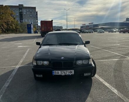 Черный БМВ 3 Серия, объемом двигателя 2.5 л и пробегом 425 тыс. км за 4700 $, фото 1 на Automoto.ua