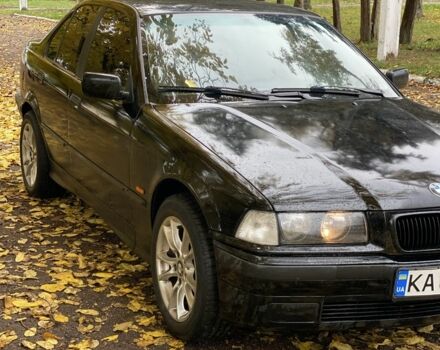 Чорний БМВ 3 Серія, об'ємом двигуна 1.8 л та пробігом 390 тис. км за 2750 $, фото 1 на Automoto.ua