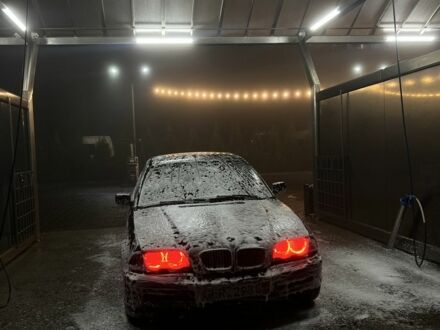 Черный БМВ 3 Серия, объемом двигателя 2 л и пробегом 400 тыс. км за 2500 $, фото 1 на Automoto.ua