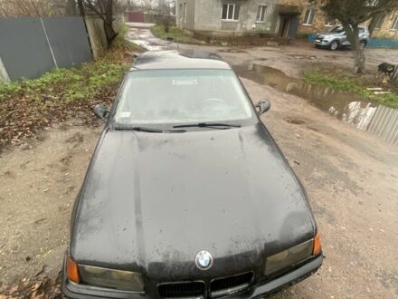 Черный БМВ 3 Серия, объемом двигателя 1.7 л и пробегом 280 тыс. км за 1300 $, фото 1 на Automoto.ua