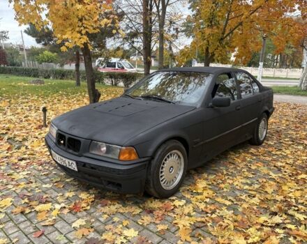 Чорний БМВ 3 Серія, об'ємом двигуна 1.8 л та пробігом 222 тис. км за 1300 $, фото 1 на Automoto.ua