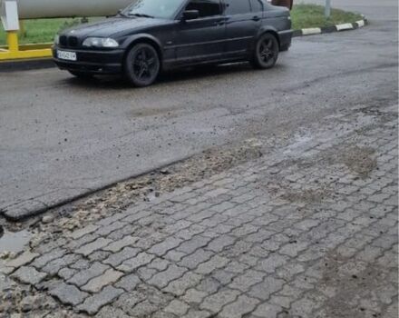 Черный БМВ 3 Серия, объемом двигателя 1.9 л и пробегом 330 тыс. км за 3000 $, фото 1 на Automoto.ua