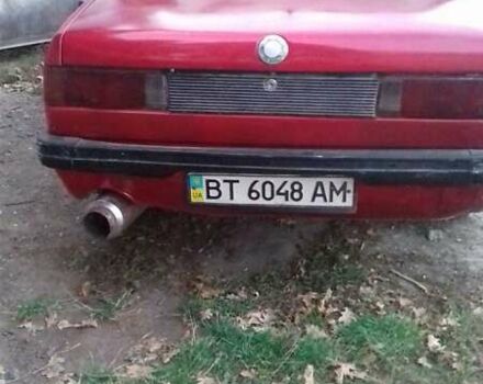 Красный БМВ 3 Серия, объемом двигателя 1.8 л и пробегом 215 тыс. км за 1250 $, фото 1 на Automoto.ua