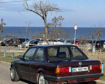 Червоний БМВ 3 Серія, об'ємом двигуна 1.8 л та пробігом 199 тис. км за 2100 $, фото 1 на Automoto.ua