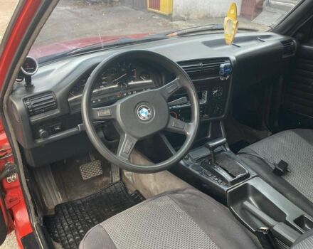 Красный БМВ 3 Серия, объемом двигателя 1.8 л и пробегом 180 тыс. км за 2300 $, фото 7 на Automoto.ua