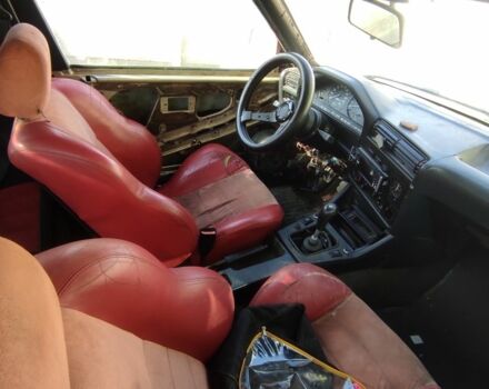 Червоний БМВ 3 Серія, об'ємом двигуна 2.5 л та пробігом 230 тис. км за 1000 $, фото 4 на Automoto.ua