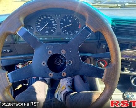 Червоний БМВ 3 Серія, об'ємом двигуна 1.8 л та пробігом 130 тис. км за 1500 $, фото 1 на Automoto.ua