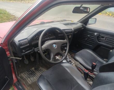 Червоний БМВ 3 Серія, об'ємом двигуна 1.8 л та пробігом 333 тис. км за 1200 $, фото 4 на Automoto.ua