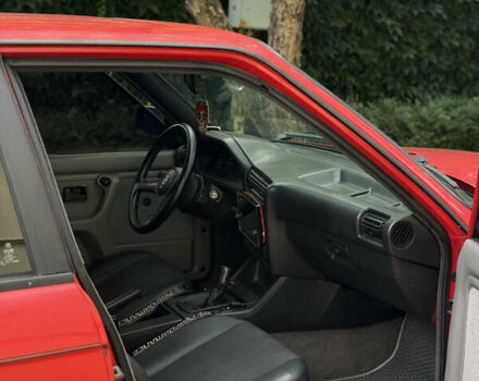 Червоний БМВ 3 Серія, об'ємом двигуна 1.8 л та пробігом 389 тис. км за 3950 $, фото 2 на Automoto.ua