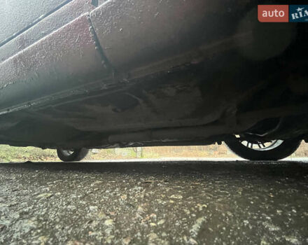 Червоний БМВ 3 Серія, об'ємом двигуна 2.4 л та пробігом 300 тис. км за 2100 $, фото 5 на Automoto.ua