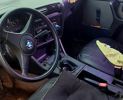 Червоний БМВ 3 Серія, об'ємом двигуна 1.6 л та пробігом 320 тис. км за 1200 $, фото 4 на Automoto.ua