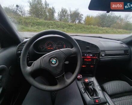 Червоний БМВ 3 Серія, об'ємом двигуна 2 л та пробігом 300 тис. км за 4600 $, фото 35 на Automoto.ua