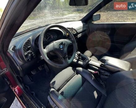 Червоний БМВ 3 Серія, об'ємом двигуна 2 л та пробігом 300 тис. км за 4600 $, фото 1 на Automoto.ua
