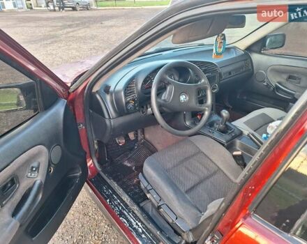 Червоний БМВ 3 Серія, об'ємом двигуна 1.8 л та пробігом 200 тис. км за 1700 $, фото 5 на Automoto.ua