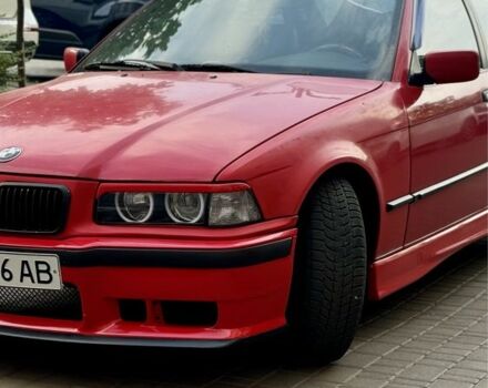 Червоний БМВ 3 Серія, об'ємом двигуна 1.8 л та пробігом 300 тис. км за 4000 $, фото 7 на Automoto.ua