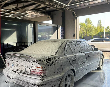 Червоний БМВ 3 Серія, об'ємом двигуна 1.99 л та пробігом 251 тис. км за 3500 $, фото 7 на Automoto.ua