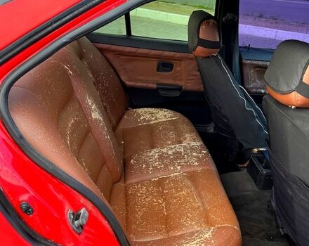 Красный БМВ 3 Серия, объемом двигателя 1.8 л и пробегом 222 тыс. км за 1600 $, фото 7 на Automoto.ua