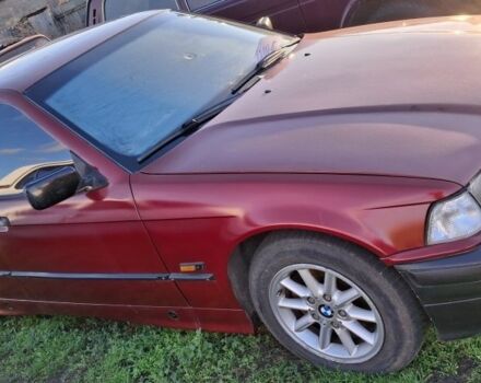 Красный БМВ 3 Серия, объемом двигателя 1.8 л и пробегом 450 тыс. км за 2200 $, фото 1 на Automoto.ua