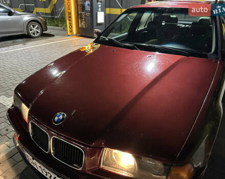 Красный БМВ 3 Серия, объемом двигателя 2.5 л и пробегом 416 тыс. км за 3999 $, фото 11 на Automoto.ua