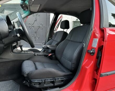 Красный БМВ 3 Серия, объемом двигателя 2 л и пробегом 200 тыс. км за 3600 $, фото 18 на Automoto.ua