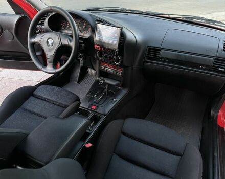 Красный БМВ 3 Серия, объемом двигателя 2 л и пробегом 200 тыс. км за 3600 $, фото 16 на Automoto.ua