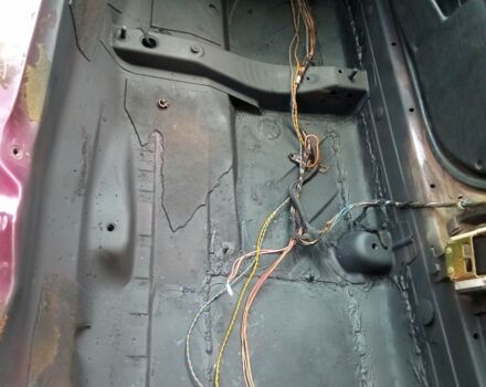 Красный БМВ 3 Серия, объемом двигателя 1.8 л и пробегом 0 тыс. км за 2000 $, фото 4 на Automoto.ua