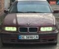 Красный БМВ 3 Серия, объемом двигателя 1.8 л и пробегом 300 тыс. км за 1700 $, фото 1 на Automoto.ua