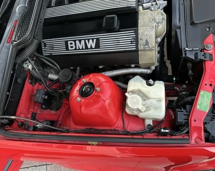 Красный БМВ 3 Серия, объемом двигателя 2 л и пробегом 200 тыс. км за 3600 $, фото 22 на Automoto.ua