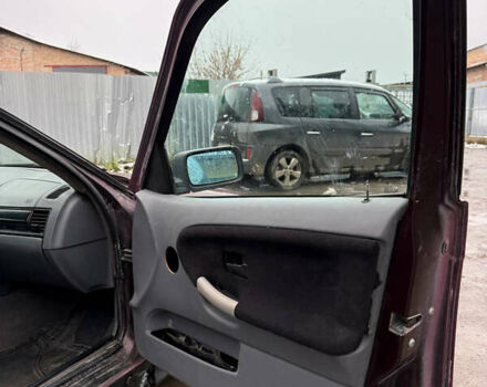 Красный БМВ 3 Серия, объемом двигателя 1.8 л и пробегом 500 тыс. км за 2200 $, фото 9 на Automoto.ua