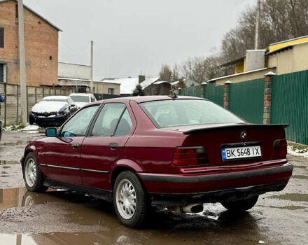 Красный БМВ 3 Серия, объемом двигателя 1.8 л и пробегом 500 тыс. км за 2200 $, фото 5 на Automoto.ua