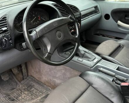 Красный БМВ 3 Серия, объемом двигателя 1.8 л и пробегом 500 тыс. км за 2250 $, фото 12 на Automoto.ua