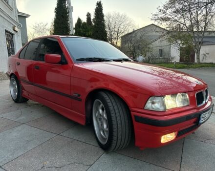 Красный БМВ 3 Серия, объемом двигателя 2 л и пробегом 200 тыс. км за 3600 $, фото 3 на Automoto.ua