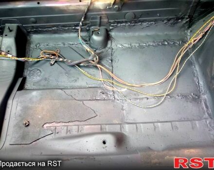 Красный БМВ 3 Серия, объемом двигателя 1.8 л и пробегом 0 тыс. км за 2000 $, фото 6 на Automoto.ua